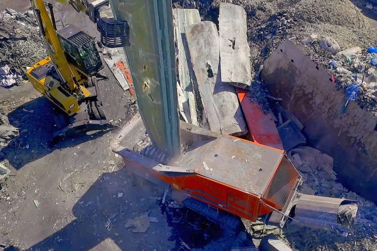 Recycling von Windflügeln aus GFK-Material mit dem ARJES Zweiwellenzerkleinerer