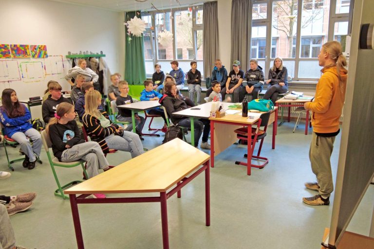 Schülerinnen und Schüler der Christian-Ludwig-Wucke-Schule erfahren, wie der Kreislauf unserer Natur funktioniert.