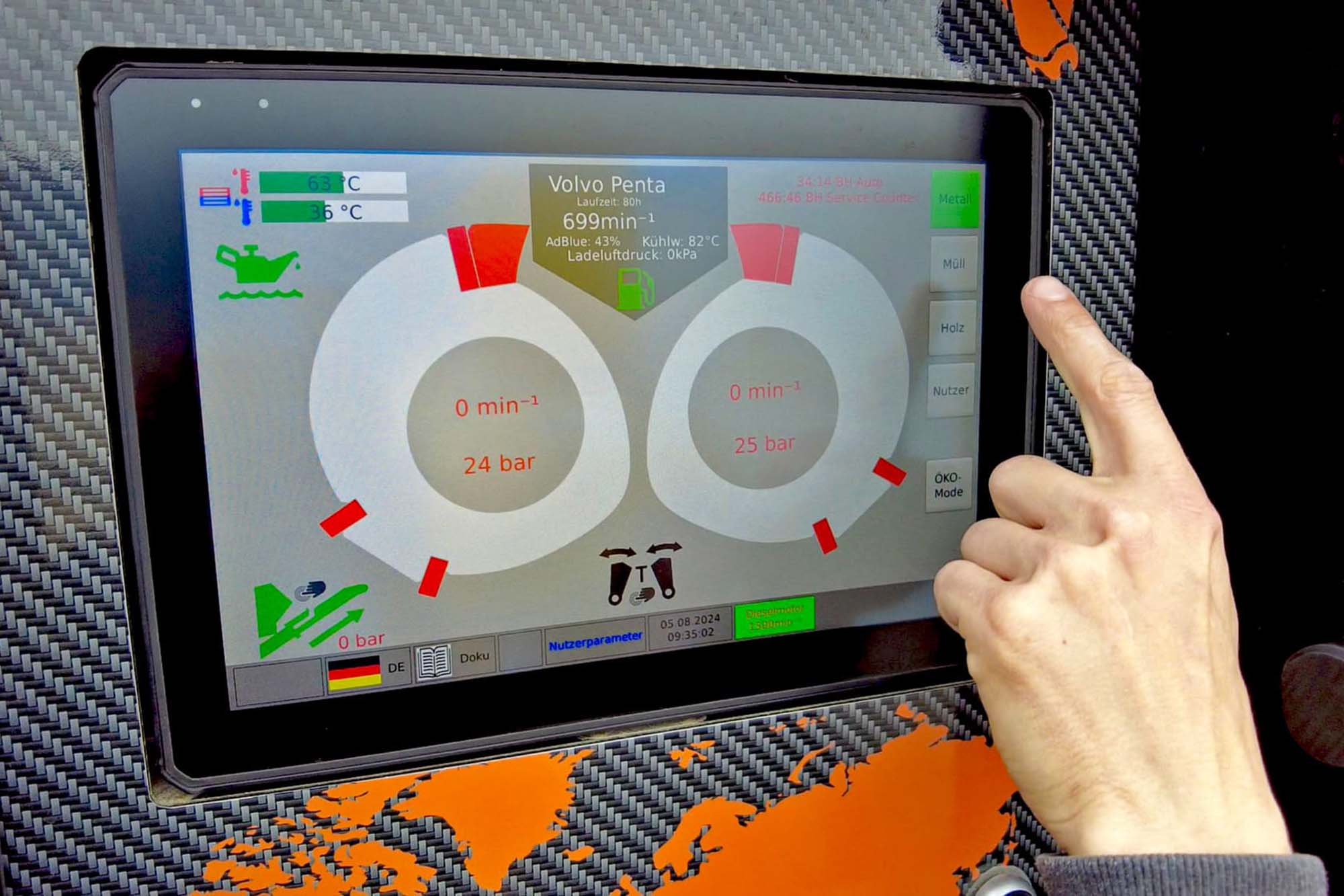 Serienmäßige Kettenfahrwerk am TITAN 900 sorgt für optimale Mobilität am Einsatzort des Schredders