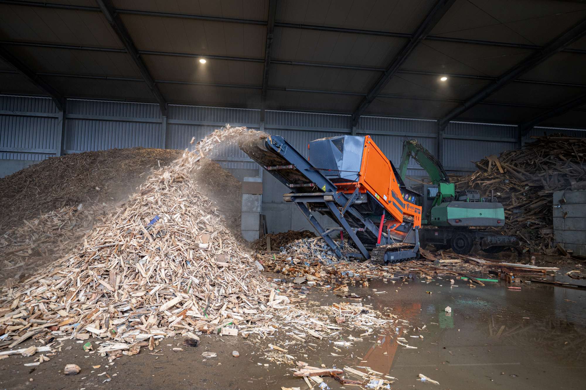 compaktor_300_waste_wood_11